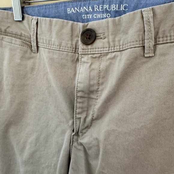 Banana Republic Women's Light Gray Crop Pants - Picture 4 of 6